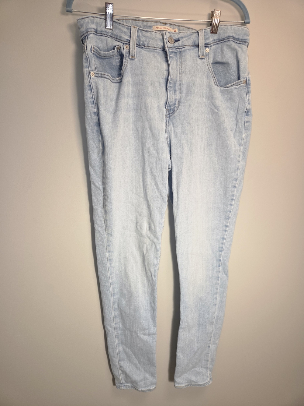 Levi's Light Blue Skinny Jeans – High-Rise Slim Fit
